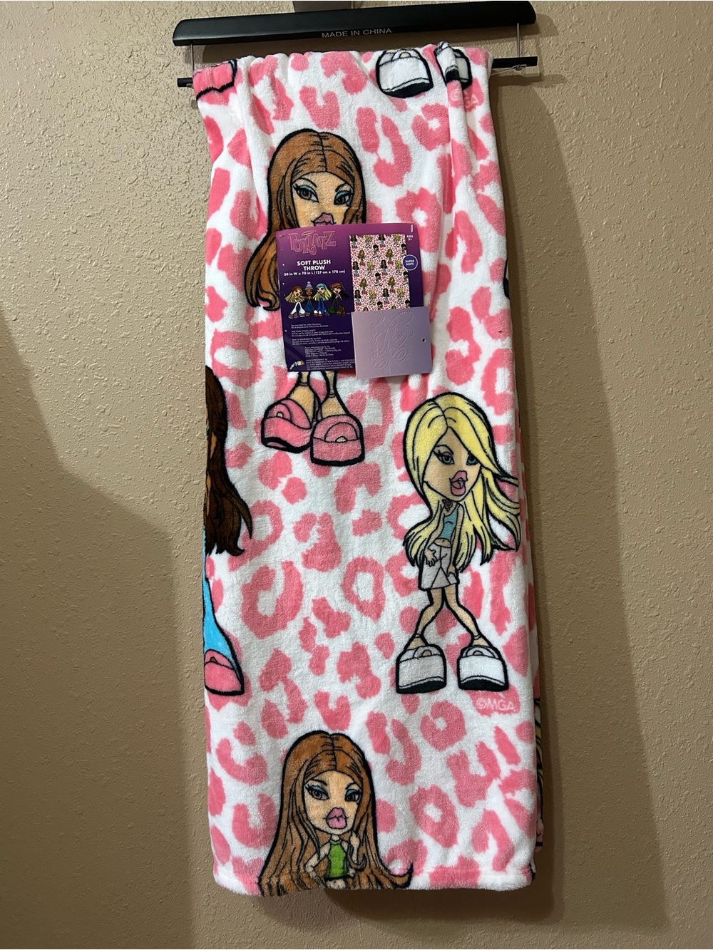 Bratz Girls Plush Throw Blanket - Pink Leopard Print
